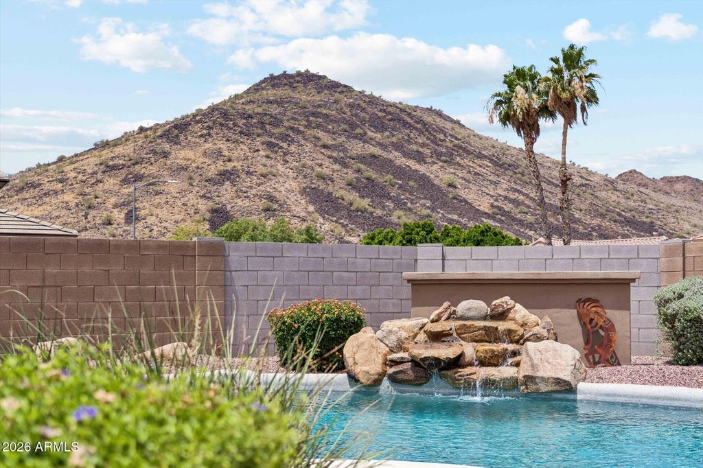 Image 38 of property listing at 25612 N 55TH Drive, Phoenix, AZ 85083