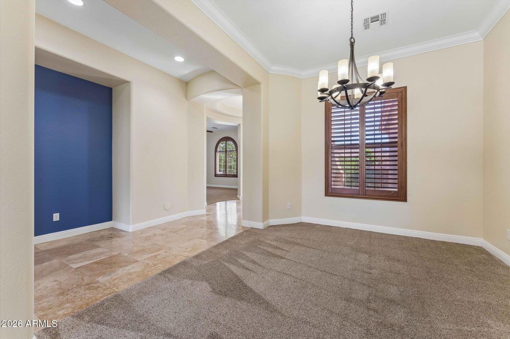 Image 7 of property listing at 25612 N 55TH Drive, Phoenix, AZ 85083