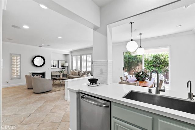 21 Bellevue, Irvine, CA 92602