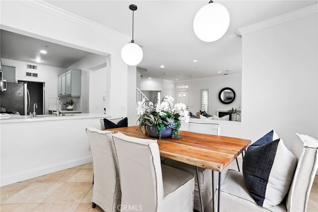 21 Bellevue, Irvine, CA 92602