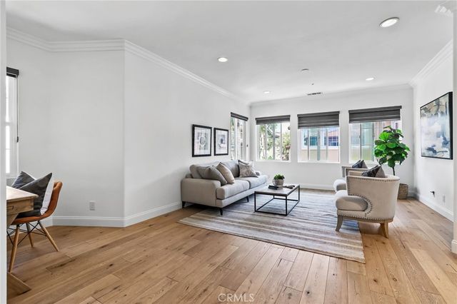 21 Bellevue, Irvine, CA 92602