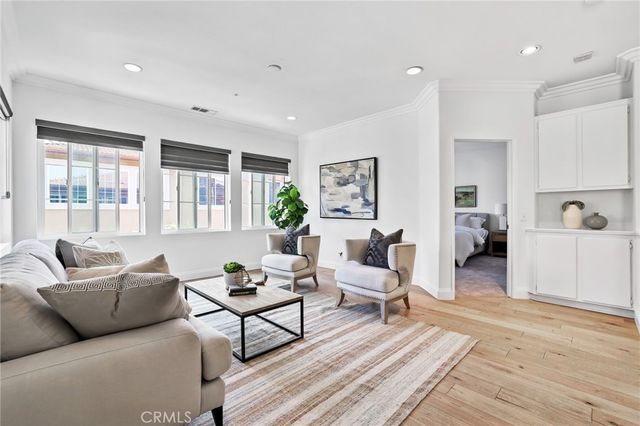 21 Bellevue, Irvine, CA 92602
