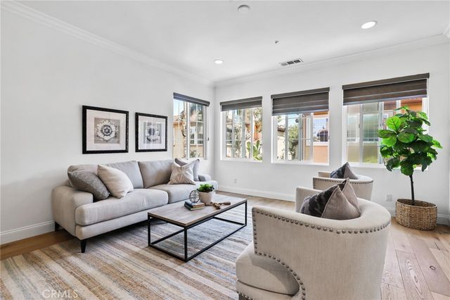 21 Bellevue, Irvine, CA 92602