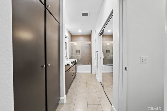 21 Bellevue, Irvine, CA 92602