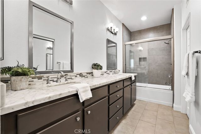 21 Bellevue, Irvine, CA 92602