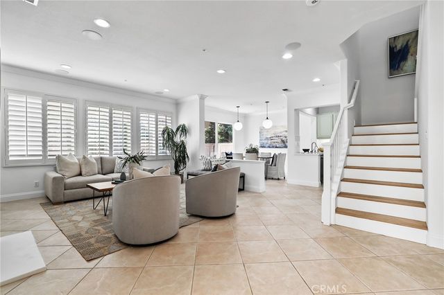 21 Bellevue, Irvine, CA 92602