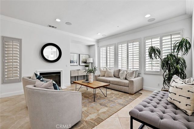 21 Bellevue, Irvine, CA 92602