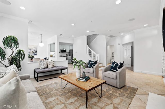 21 Bellevue, Irvine, CA 92602
