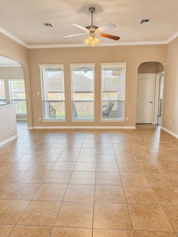 187 Chering DR, Belton, TX 76513