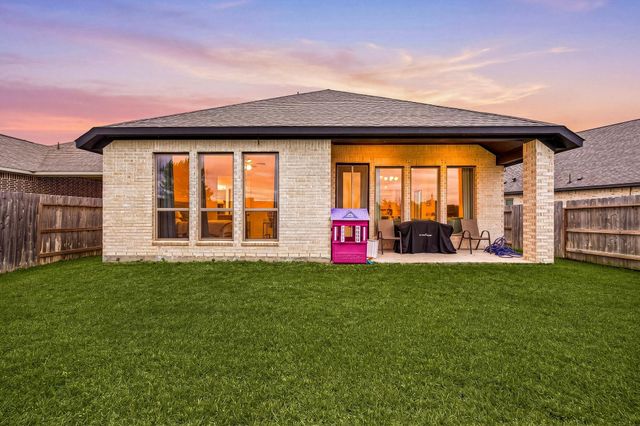 8711 Harbor Pines Drive, Cypress, TX 77433