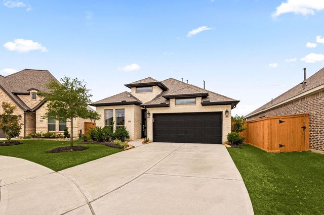 8711 Harbor Pines Drive, Cypress, TX 77433