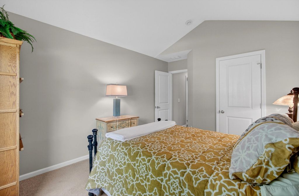 Image 20 of property listing at 225 Alpine Road, Summerville, SC 29485