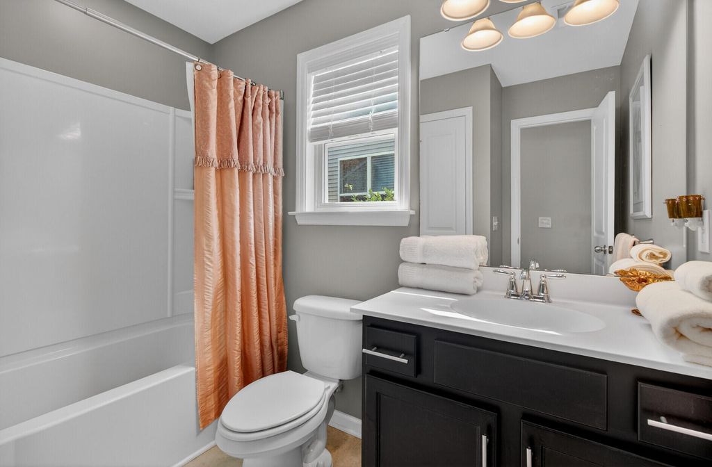 Image 23 of property listing at 225 Alpine Road, Summerville, SC 29485
