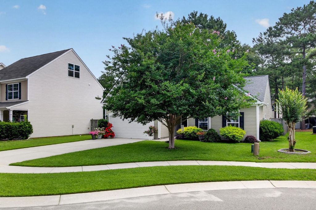 Image 33 of property listing at 225 Alpine Road, Summerville, SC 29485