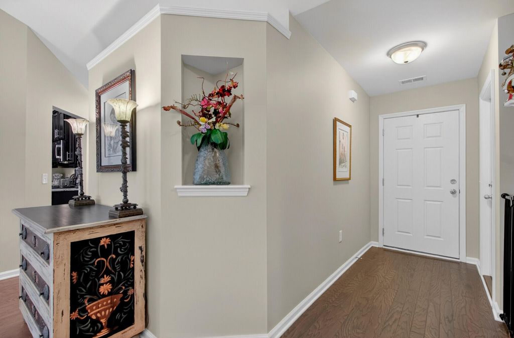 Image 4 of property listing at 225 Alpine Road, Summerville, SC 29485
