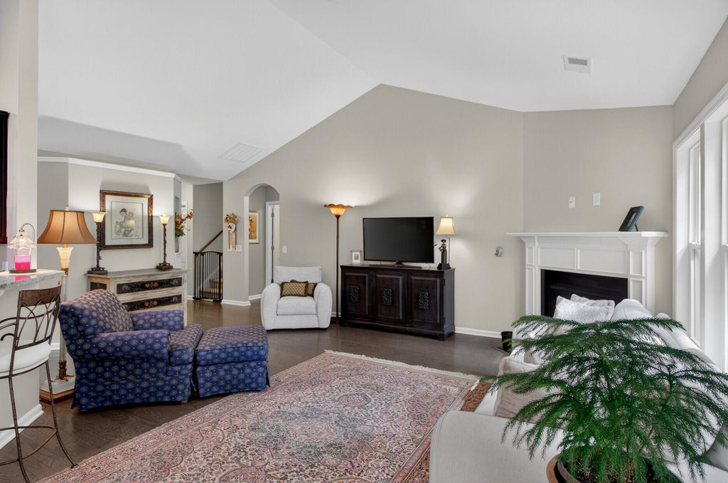 Image 7 of property listing at 225 Alpine Road, Summerville, SC 29485