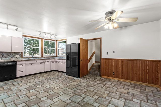 1011 Richards AVENUE, Watertown, WI 53094