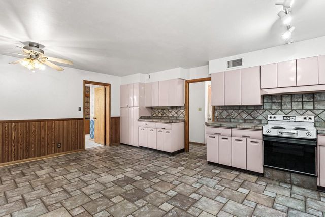 1011 Richards AVENUE, Watertown, WI 53094