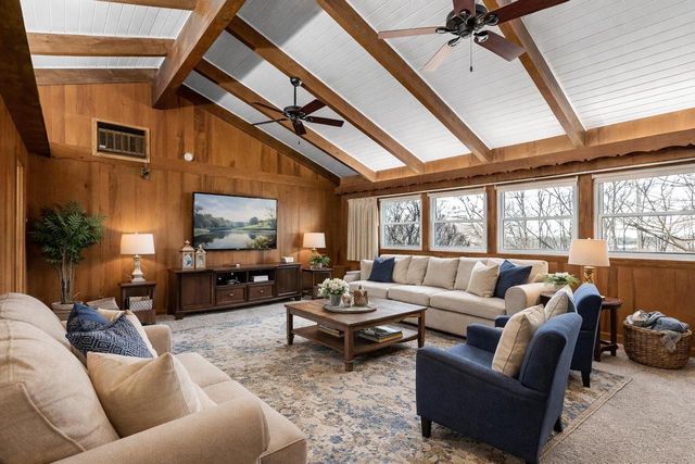 1011 Richards AVENUE, Watertown, WI 53094