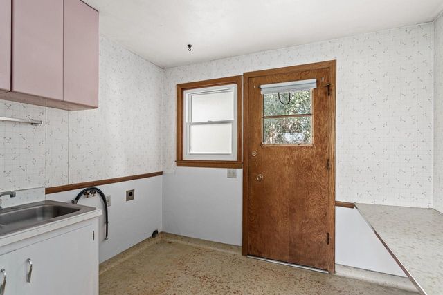 1011 Richards AVENUE, Watertown, WI 53094