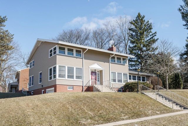1011 Richards AVENUE, Watertown, WI 53094