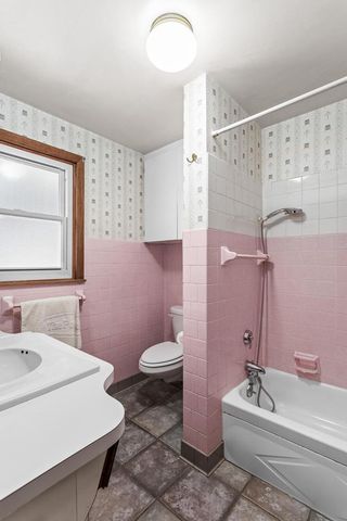 1011 Richards AVENUE, Watertown, WI 53094