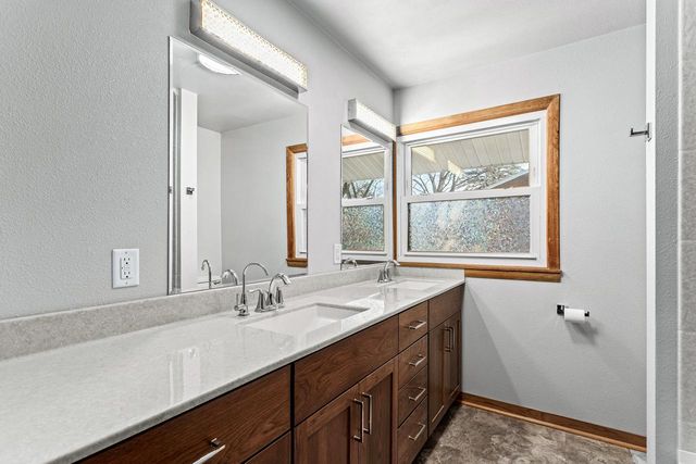 1011 Richards AVENUE, Watertown, WI 53094