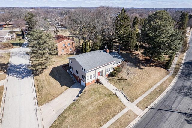 1011 Richards AVENUE, Watertown, WI 53094