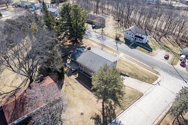 1011 Richards AVENUE, Watertown, WI 53094