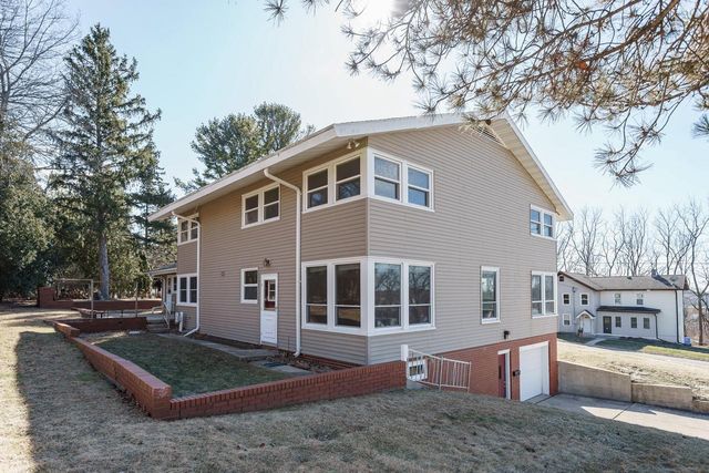 1011 Richards AVENUE, Watertown, WI 53094