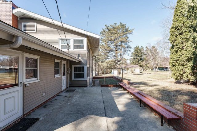 1011 Richards AVENUE, Watertown, WI 53094