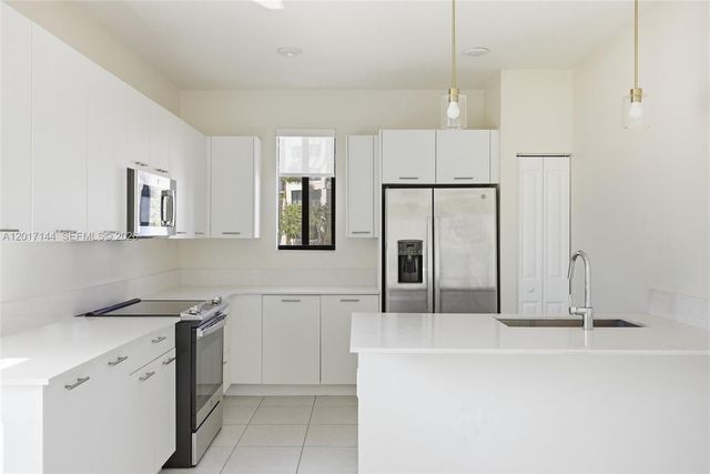 4426 83rd Parkway, Doral, FL 33166