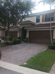 115 E Riverwalk Cir E, Plantation, FL 33325