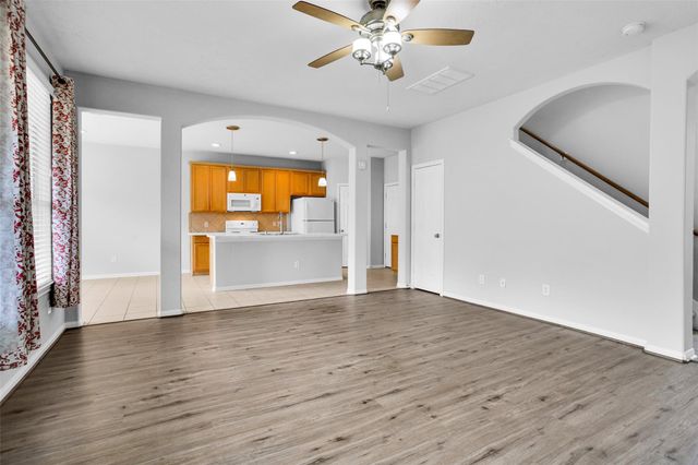 26 Valewood Place, The Woodlands, TX 77384