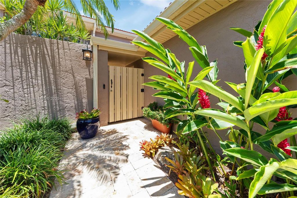 303 Saint Andrews Rd 19-68, Hollywood, FL 33021