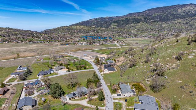 29541 Butterfield Way, Tehachapi, CA 93561