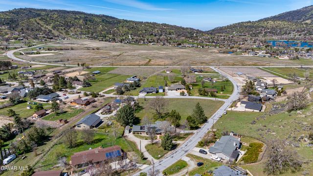 29541 Butterfield Way, Tehachapi, CA 93561