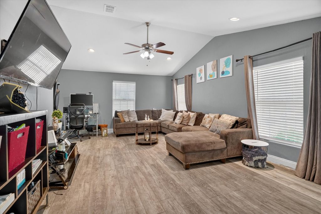 5712 Dana Drive, Haltom City, TX 76117 — photo 4