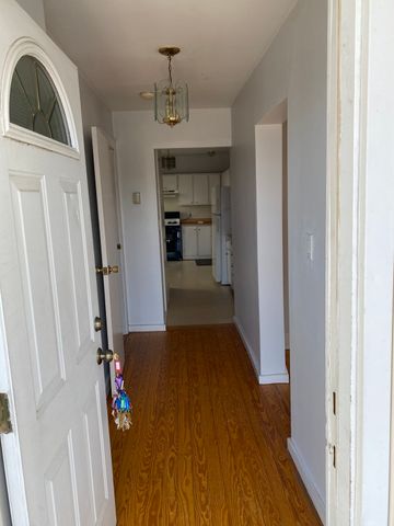 460 Watertown St, Newton, MA 02460