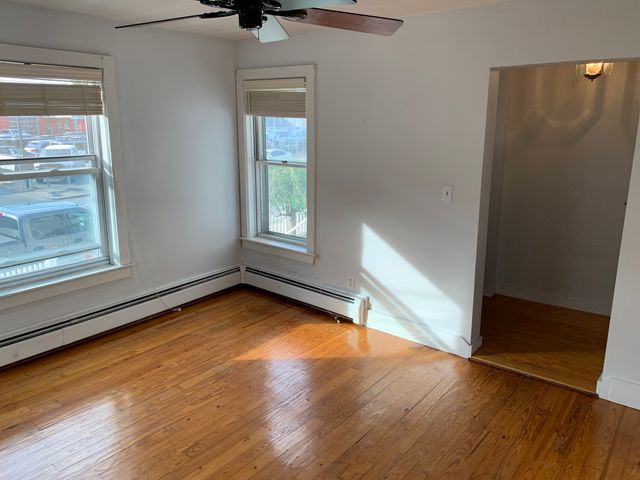 460 Watertown St, Newton, MA 02460