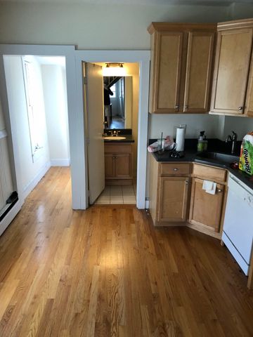 460 Watertown St, Newton, MA 02460