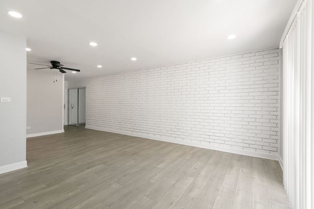 17000 Novak Drive 105, Hazel Crest, IL 60429