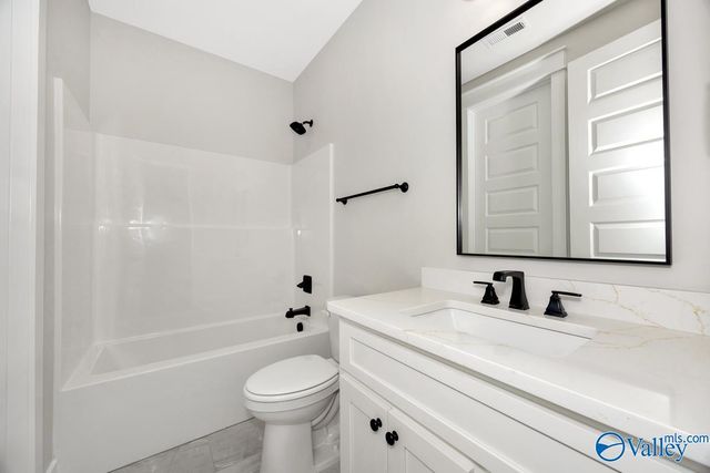 11 Devereux Place, Gurley, AL 35748