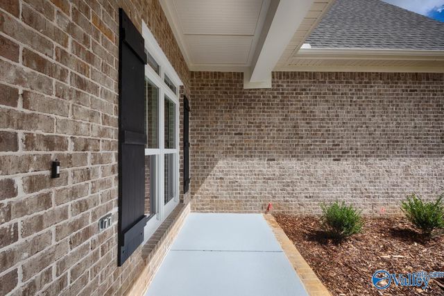 11 Devereux Place, Gurley, AL 35748