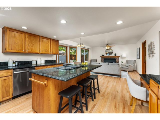 5525 Nw PEREGRINE Pl, Portland, OR 97229