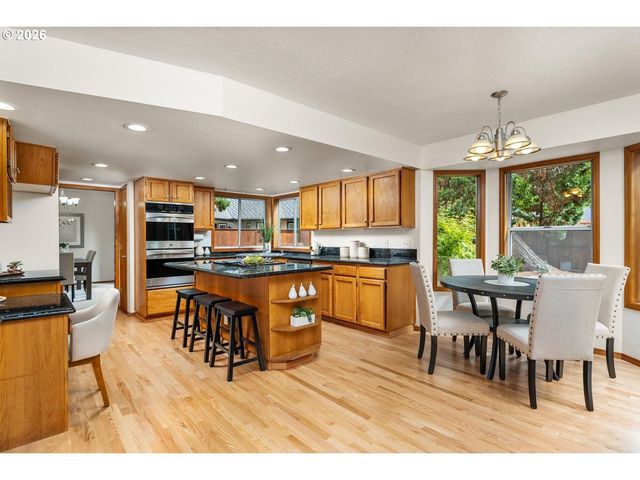 5525 Nw PEREGRINE Pl, Portland, OR 97229