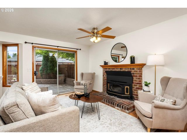 5525 Nw PEREGRINE Pl, Portland, OR 97229