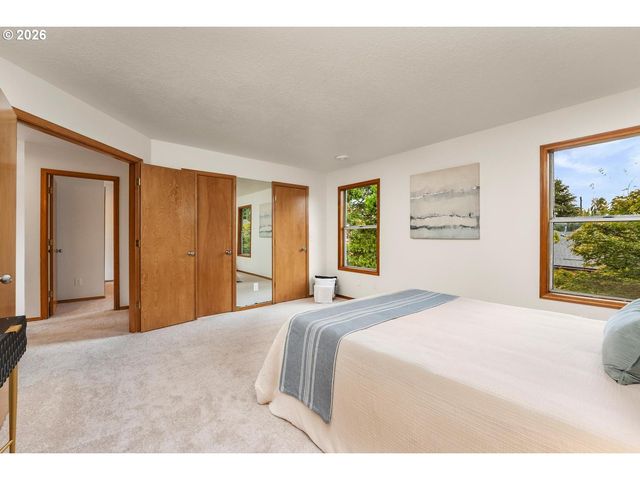 5525 Nw PEREGRINE Pl, Portland, OR 97229