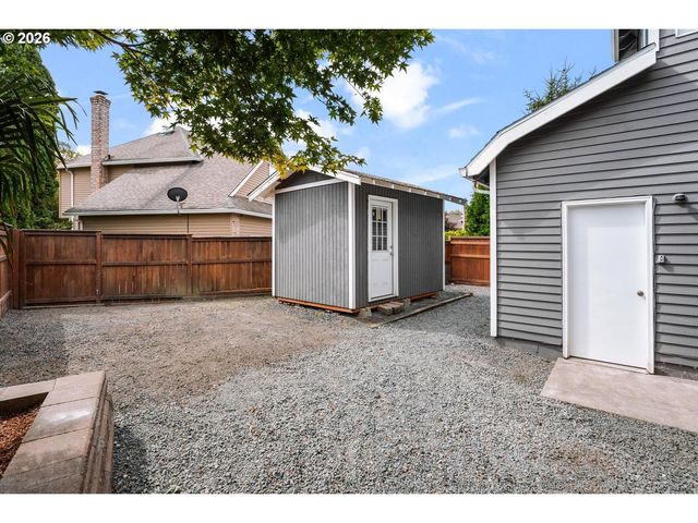 5525 Nw PEREGRINE Pl, Portland, OR 97229
