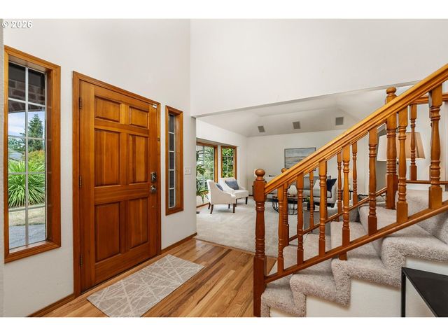 5525 Nw PEREGRINE Pl, Portland, OR 97229